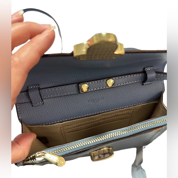 Authentic Coach 2 in 1 Clutch/Crossbody bag - Picture 9 of 13